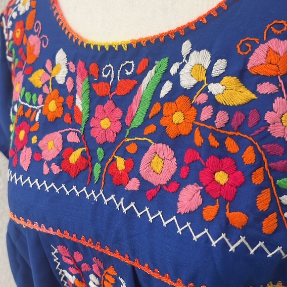 ⚜️🔷⚜️Traditional Mexican Tehuacán Embroidered woman’s dress - Picture 4 of 16